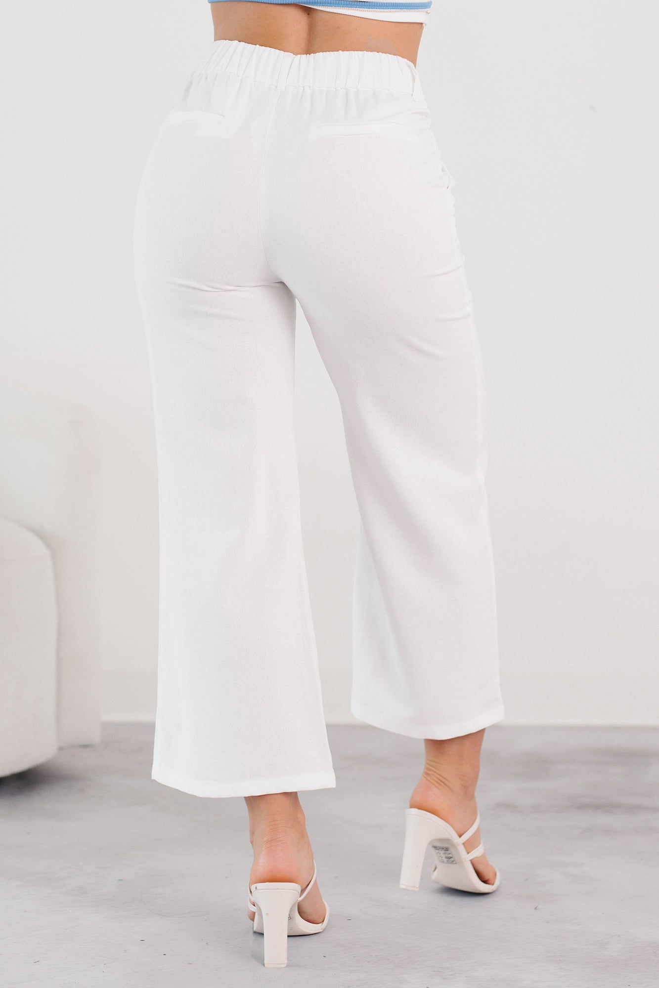 Put-together Poise Linen Cropped Pants (White)
