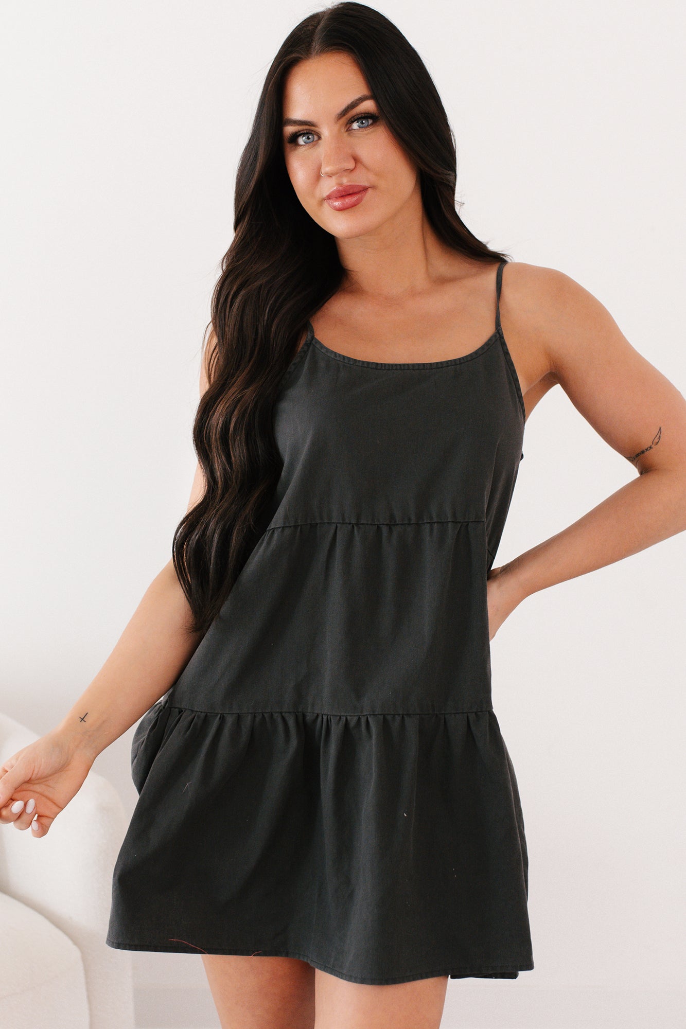 Tempting Eyes Sleeveless Tiered Mini Dress (Black)